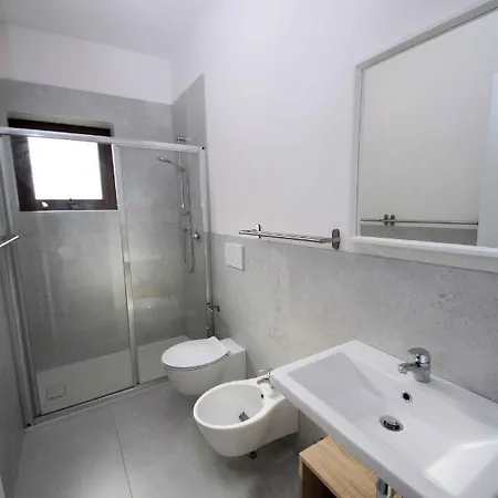 Apartment In 33313 *